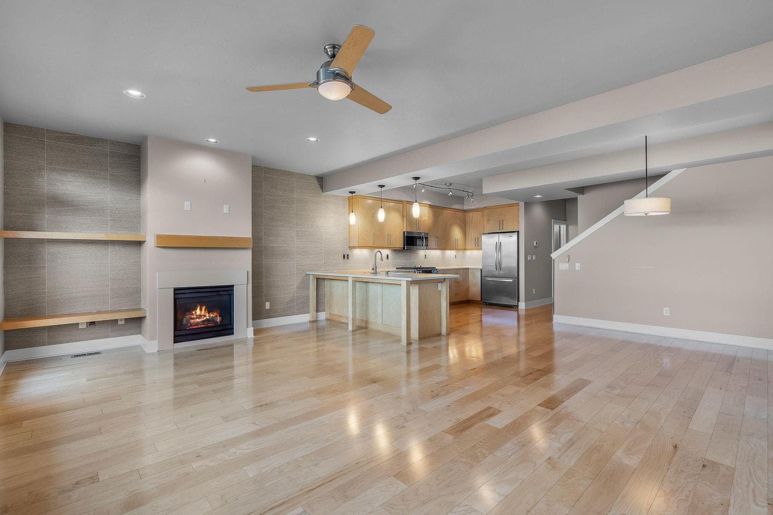 Photo of 857 SW Crestline Drive 19 of 40