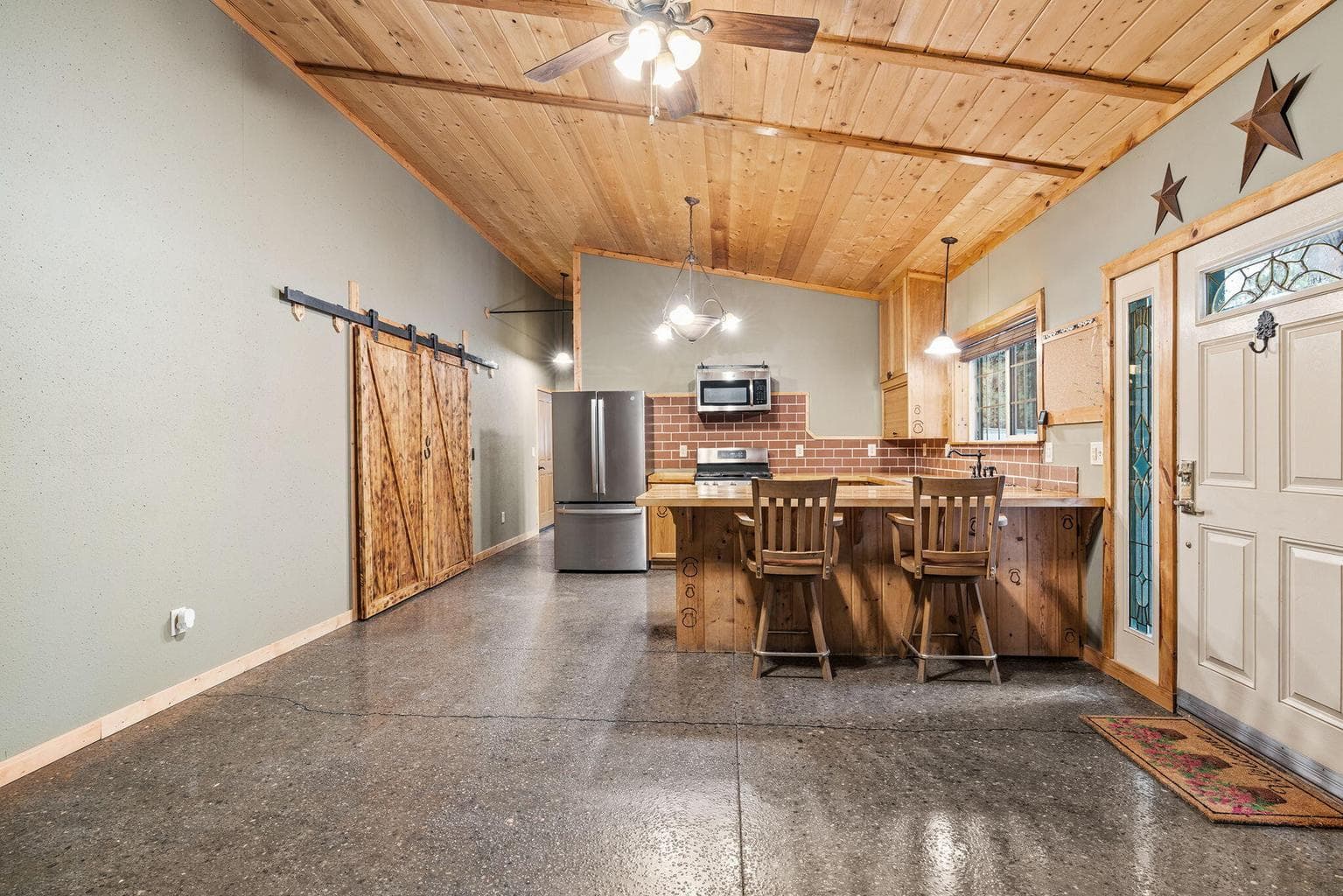 Photo of 15471 Ferndale Court 7 of 48