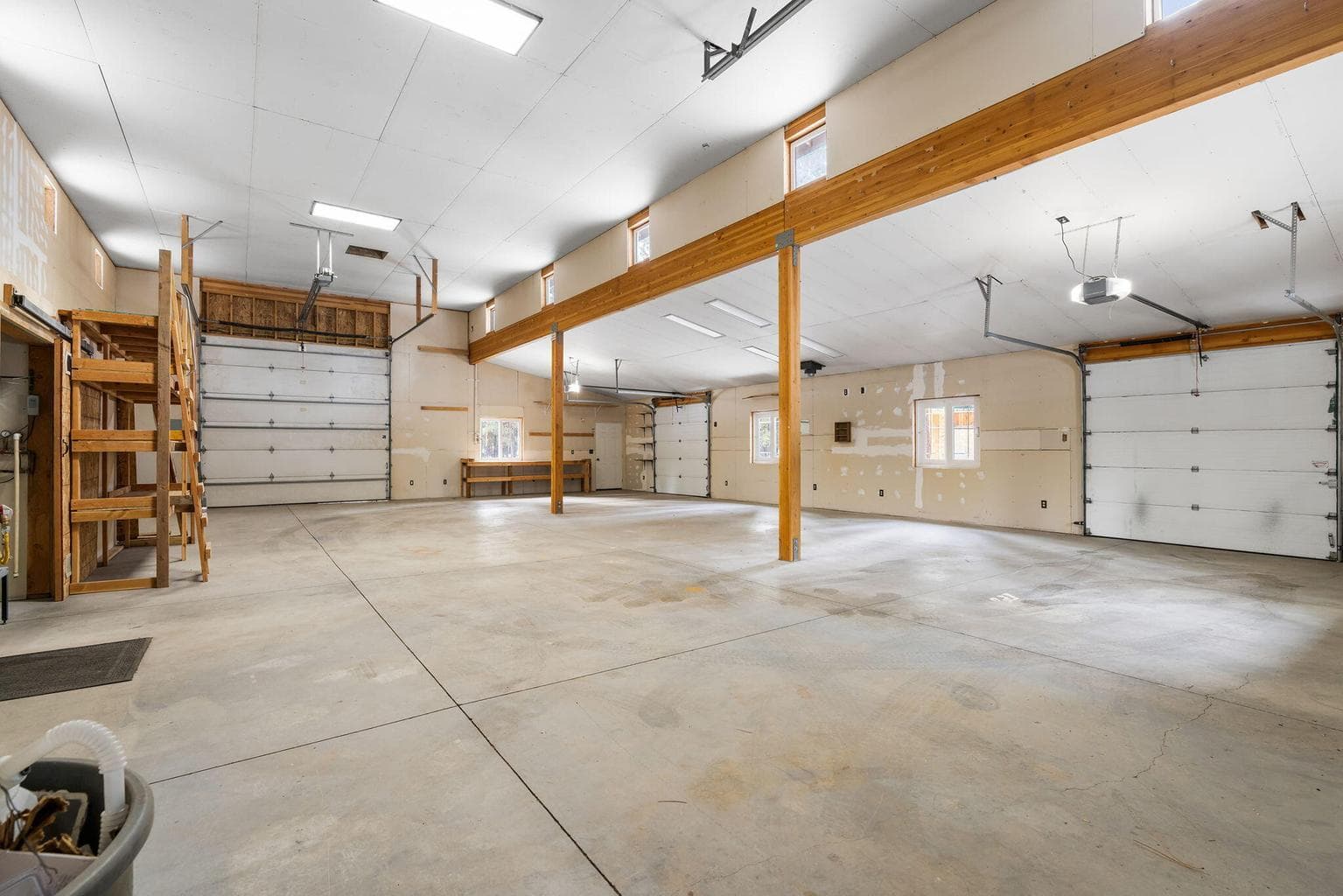 Photo of 15471 Ferndale Court 22 of 48