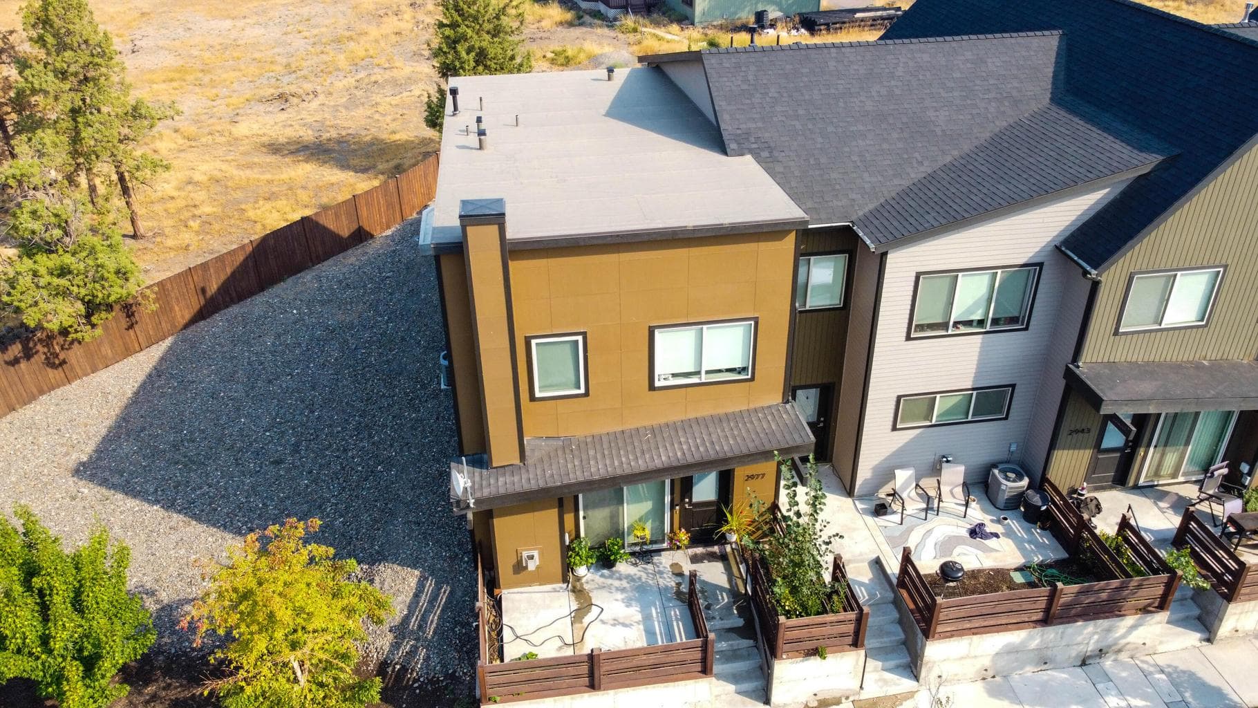 Photo of 2977 Elm 2 of 27