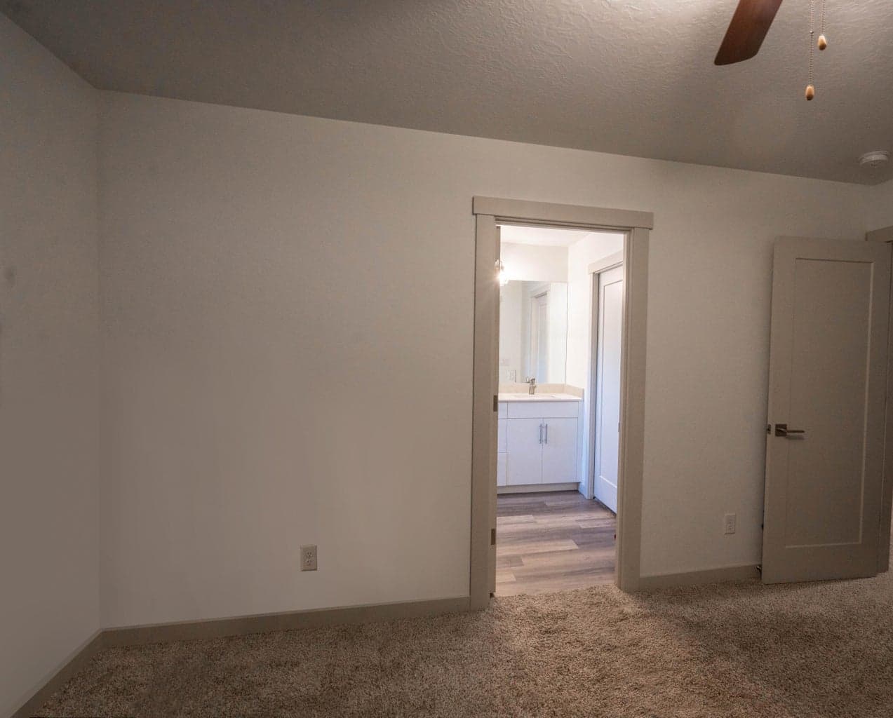 Photo of 2977 NW Elm Avenue 20 of 27