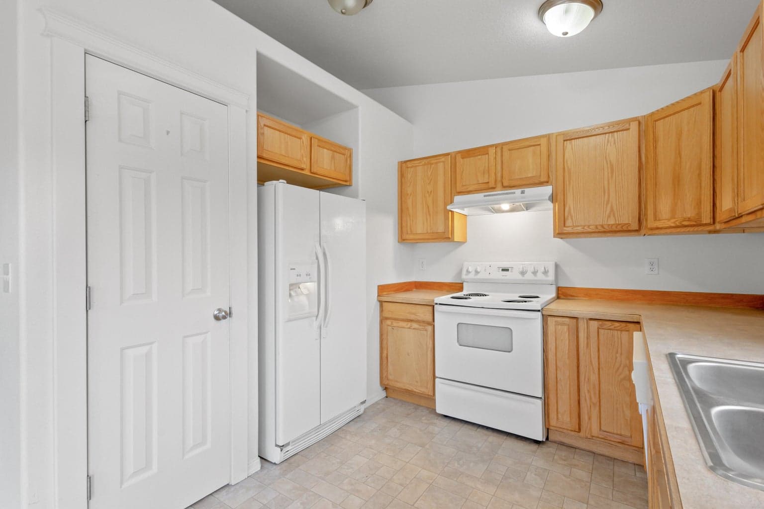 Photo of 832 SE Kierra Place 6 of 36