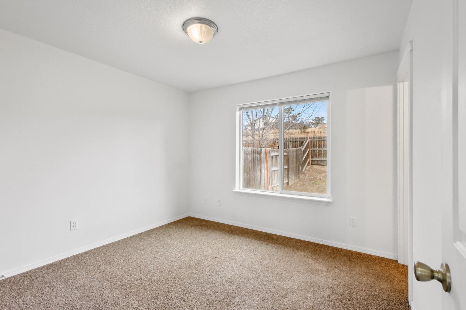 Photo of 832 SE Kierra Place 7 of 36