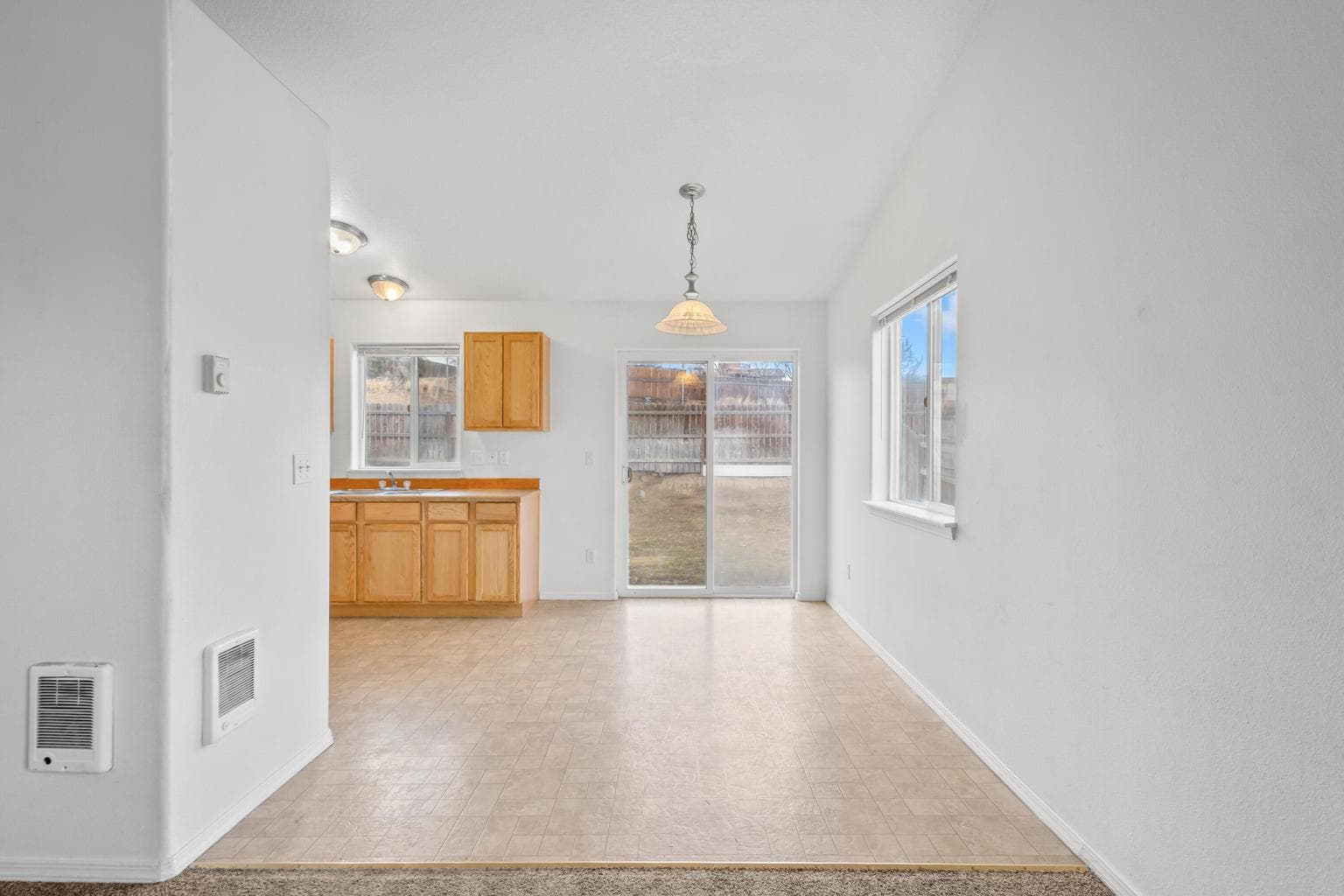 Photo of 832 SE Kierra Place 21 of 36