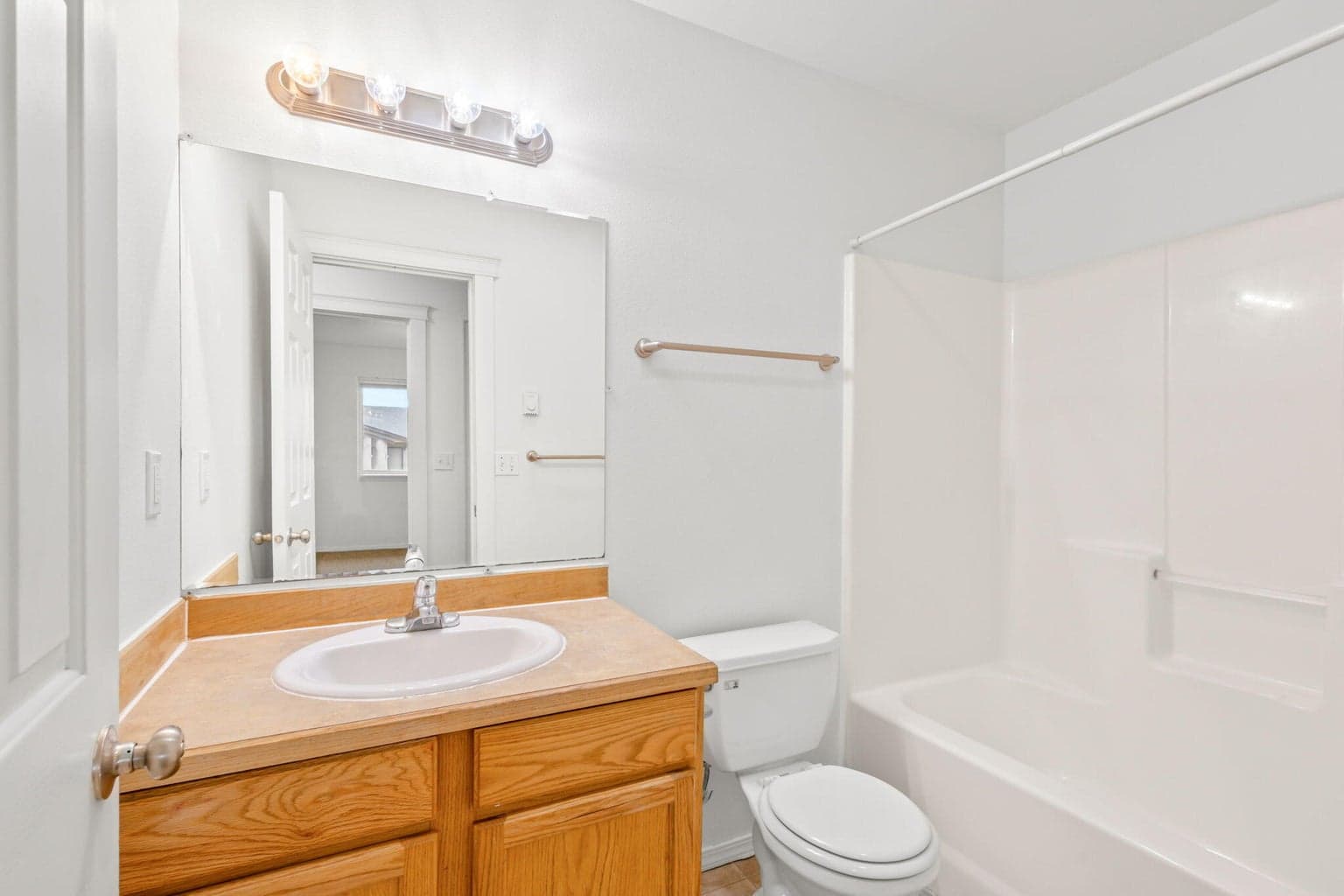 Photo of 832 SE Kierra Place 29 of 36