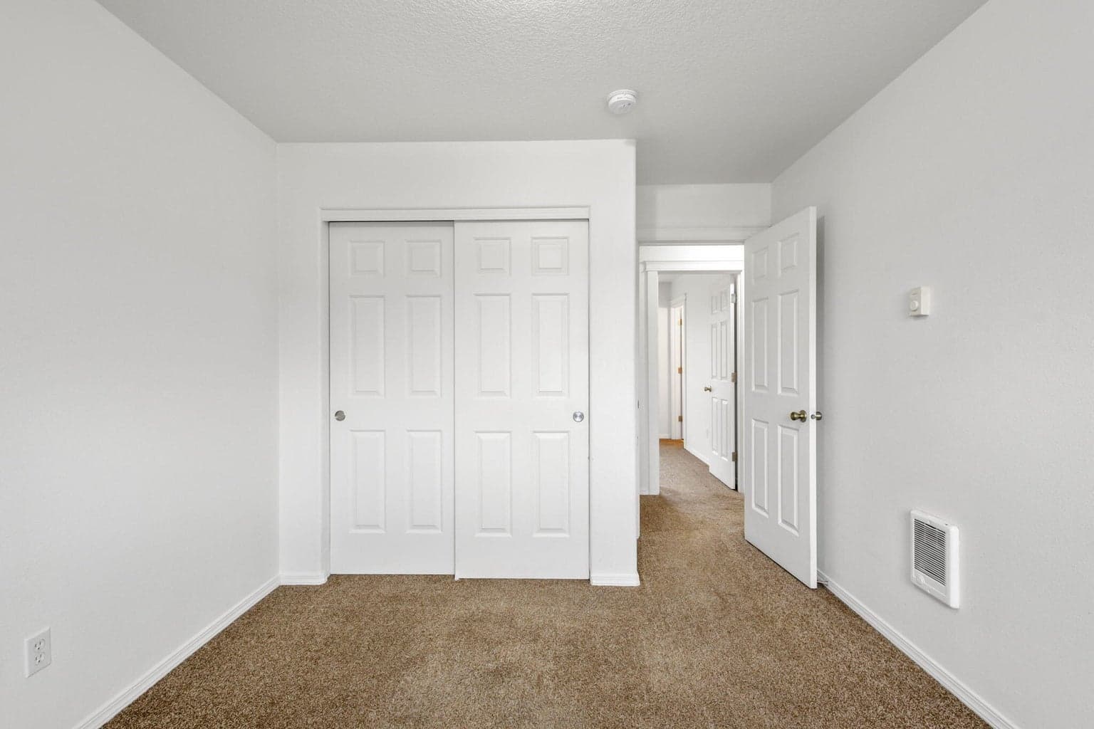 Photo of 832 SE Kierra Place 32 of 36