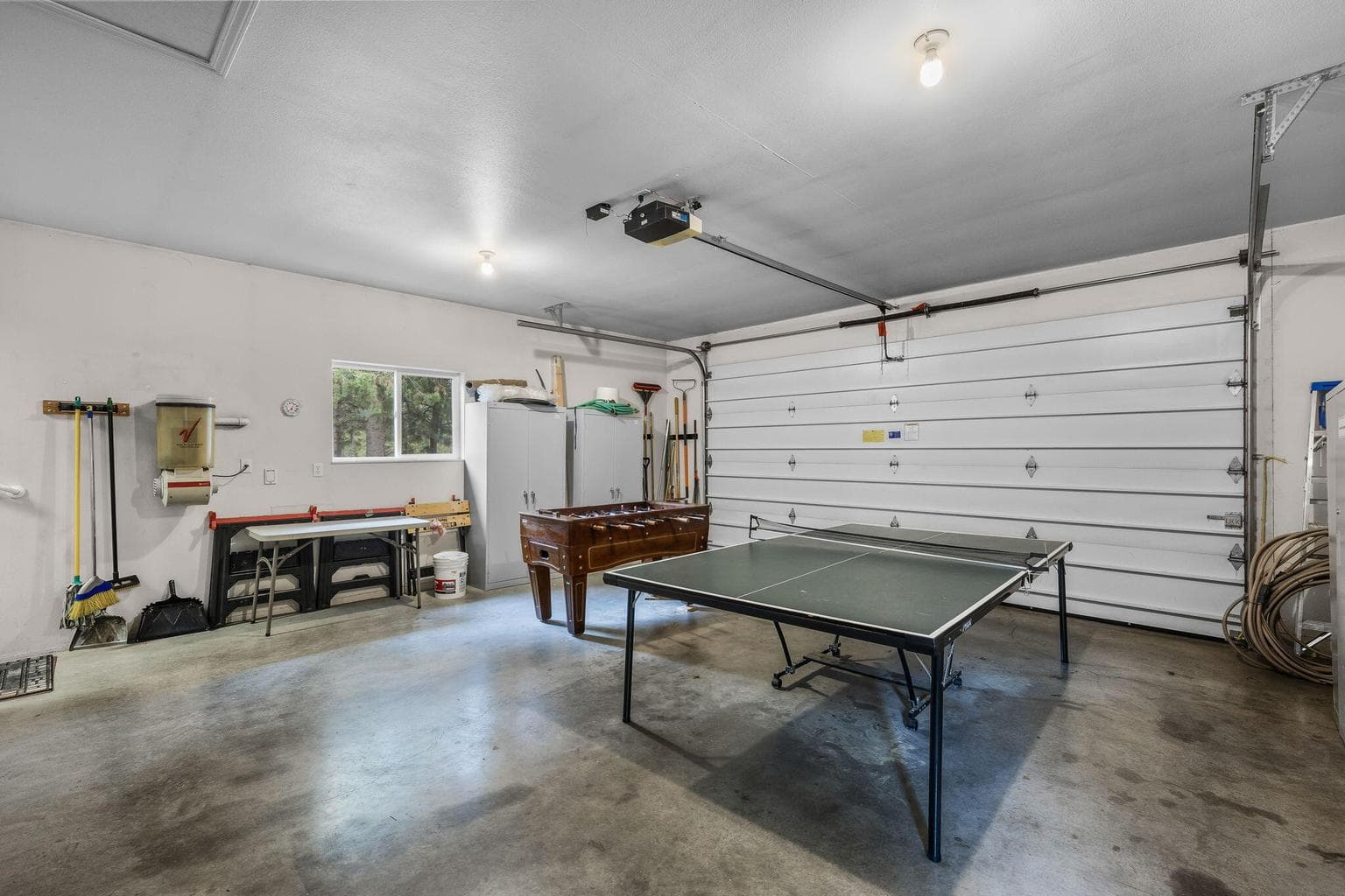Spacious Heated Garage