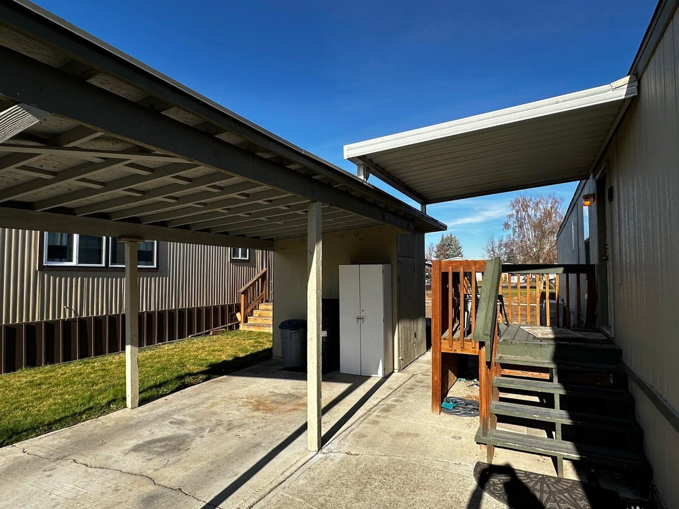 Photo of 400 Terrace Lane 3 of 32