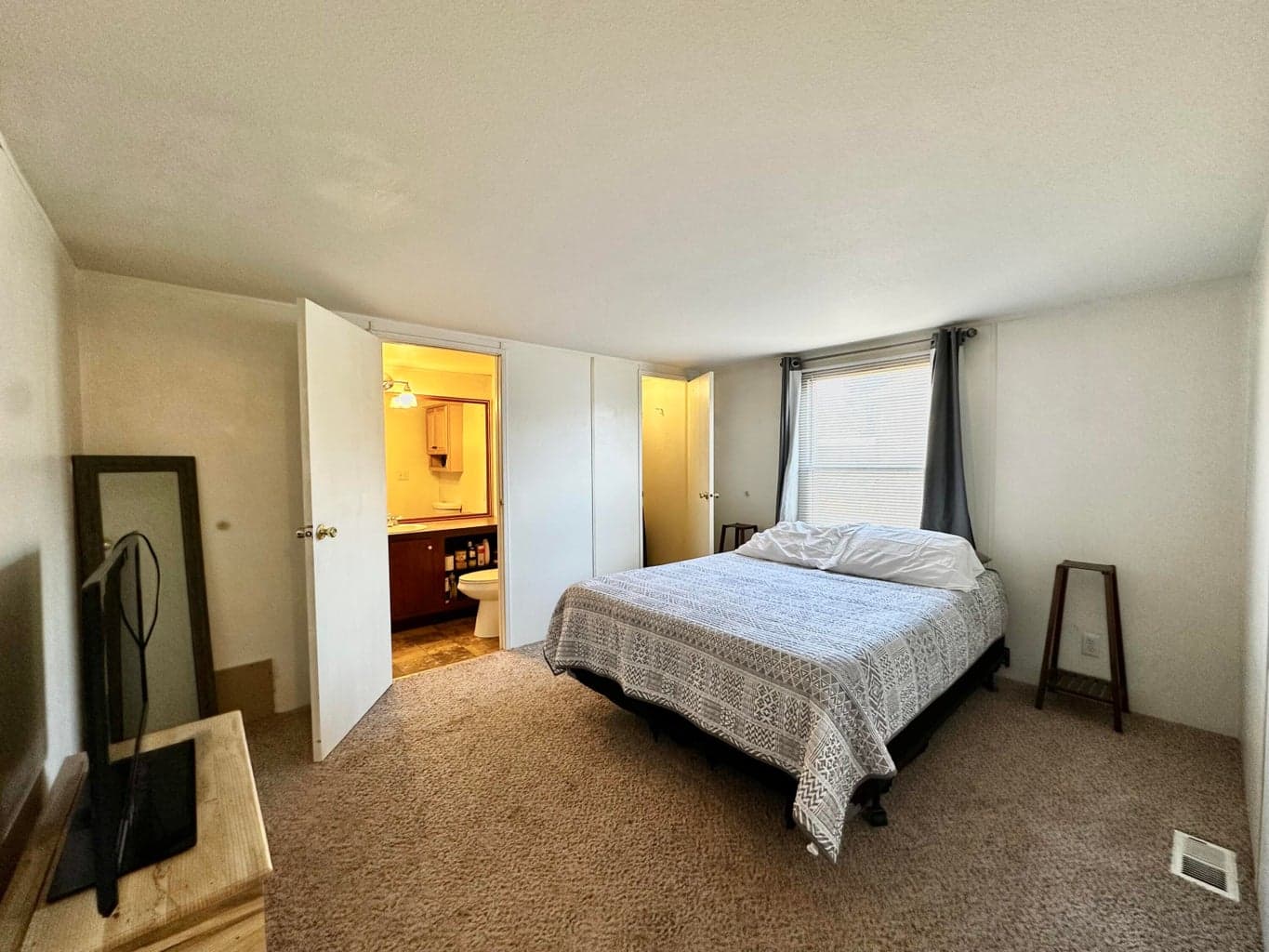 Photo of 400 NW Terrace Lane 23 of 32