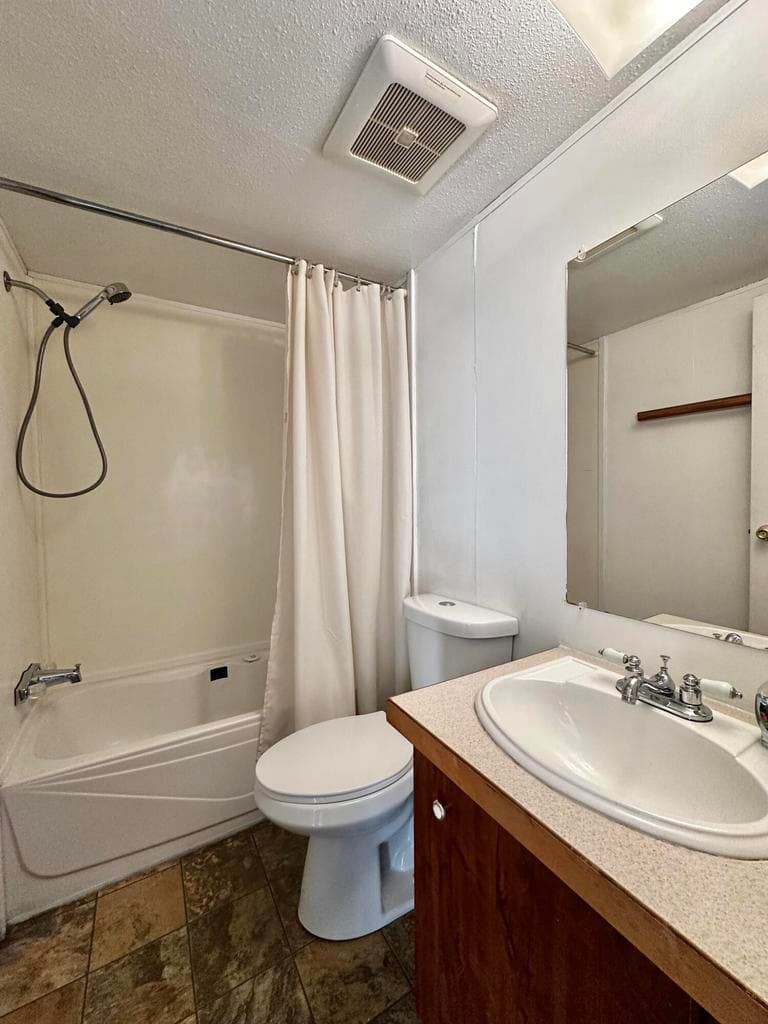 Photo of 400 NW Terrace Lane 27 of 32