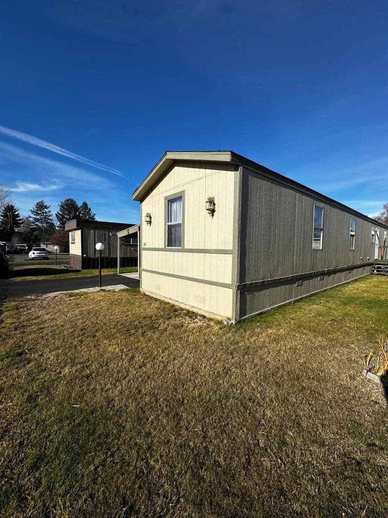Photo of 400 NW Terrace Lane 9 of 32