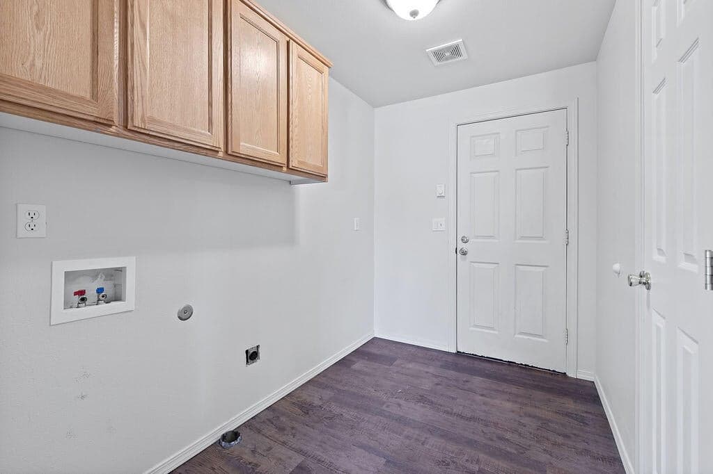 Photo of 2225 NE Timberwolf Loop 7 of 21