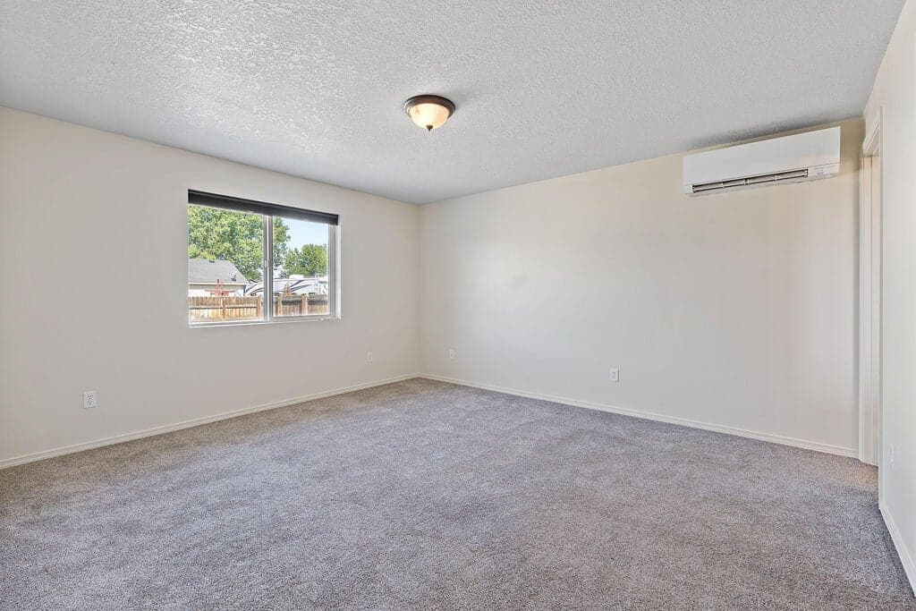 Photo of 2225 Timberwolf 4 of 21