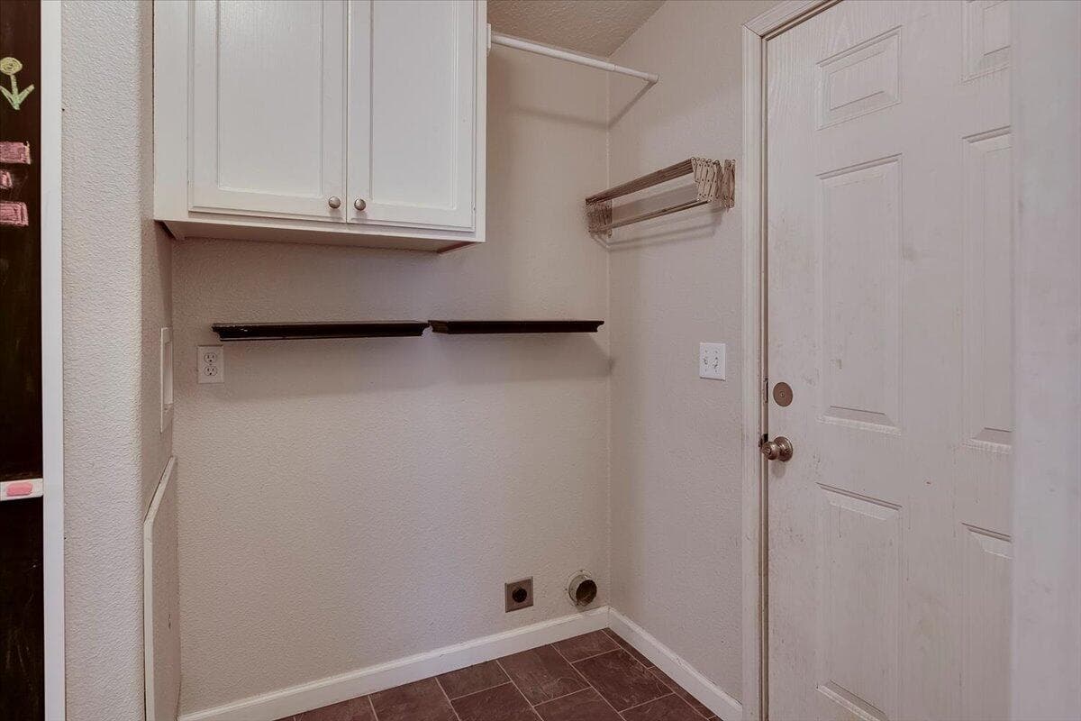 Utility & door to garage