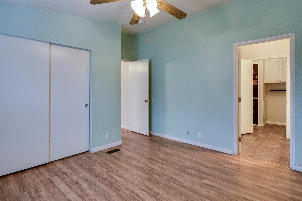 Photo of 833 NE Shoshone Drive 21 of 33