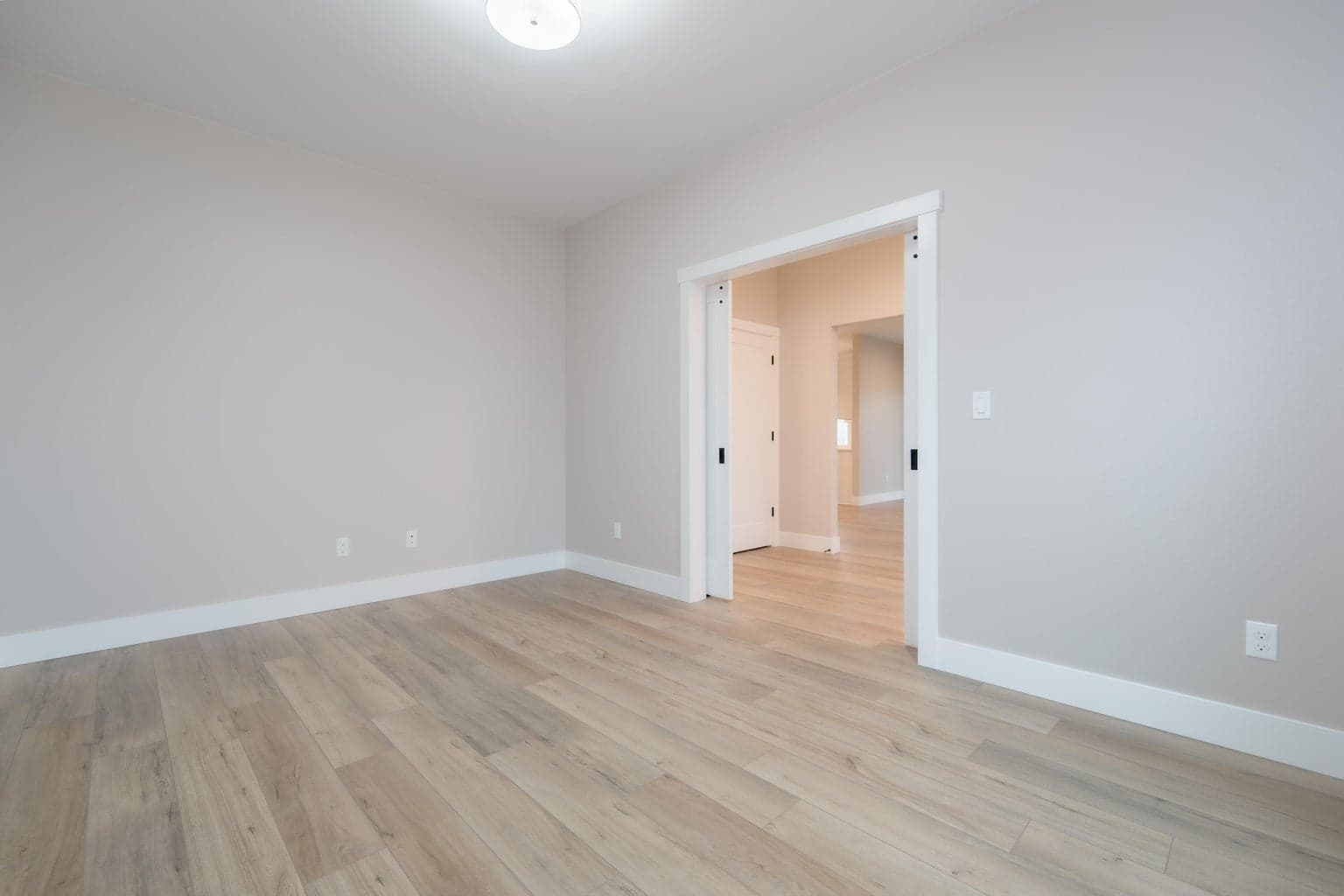Photo of 1001 SE Greenleaf Lane 19 of 41