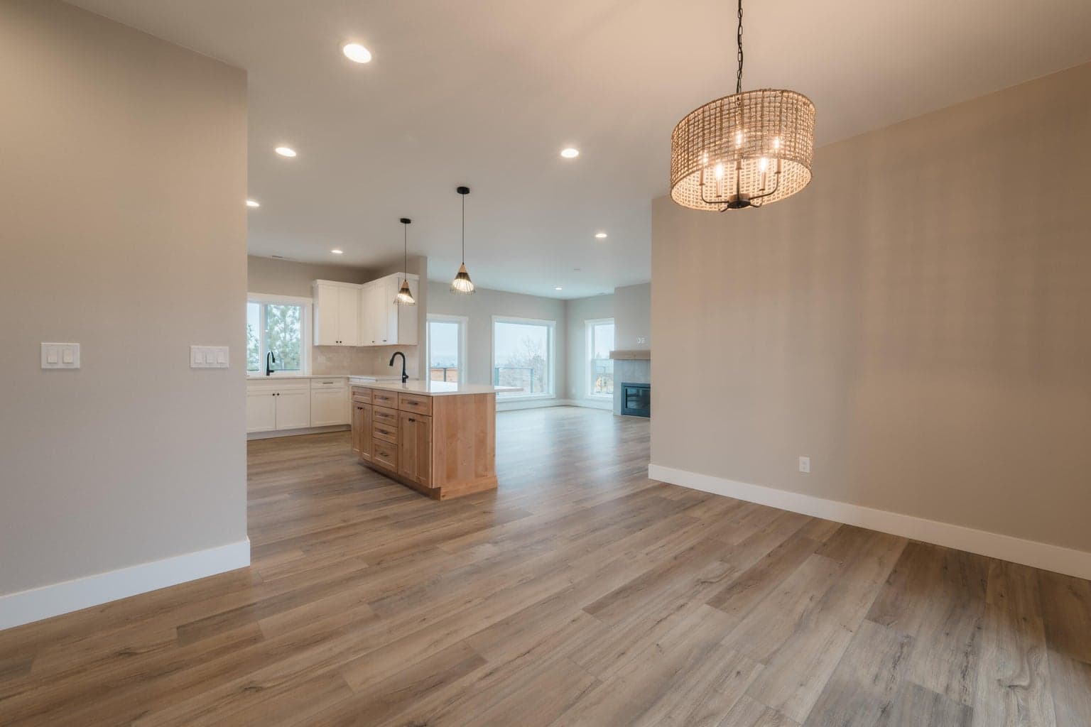 Photo of 1001 SE Greenleaf Lane 11 of 41