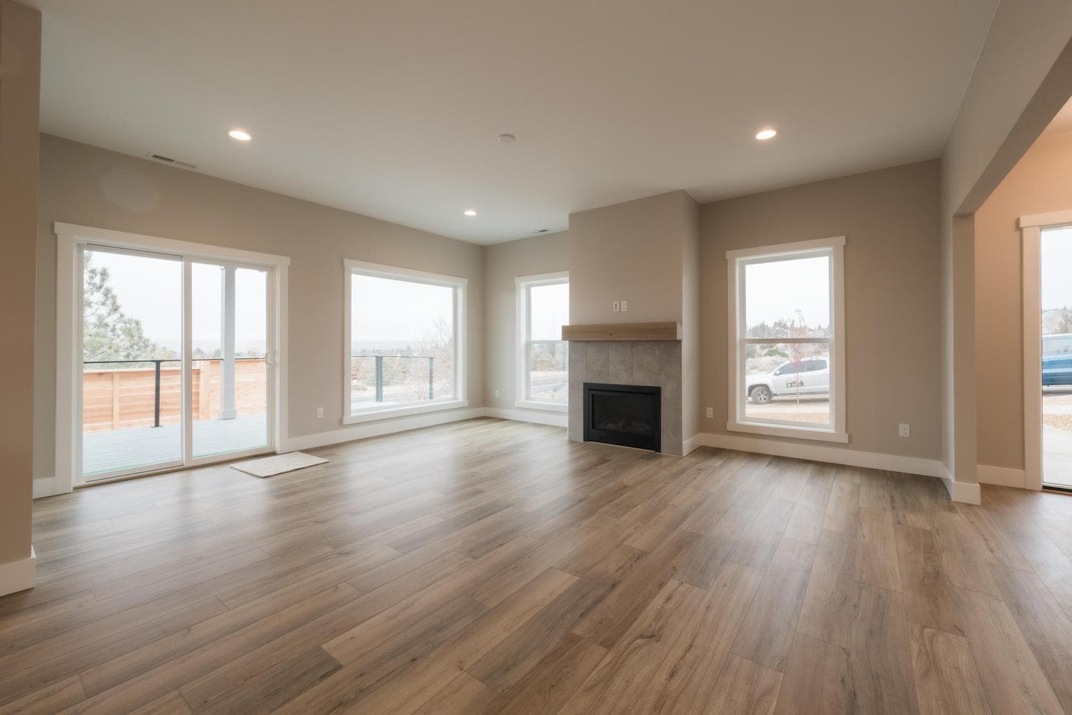 Photo of 1001 SE Greenleaf Lane 14 of 41
