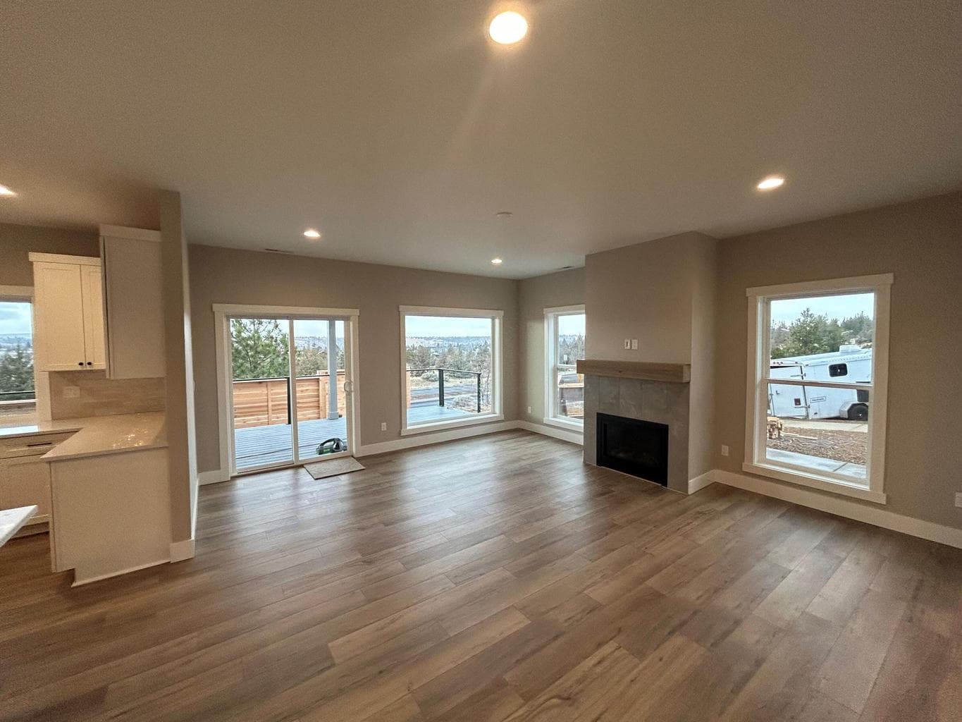 Photo of 1001 SE Greenleaf Lane 15 of 41