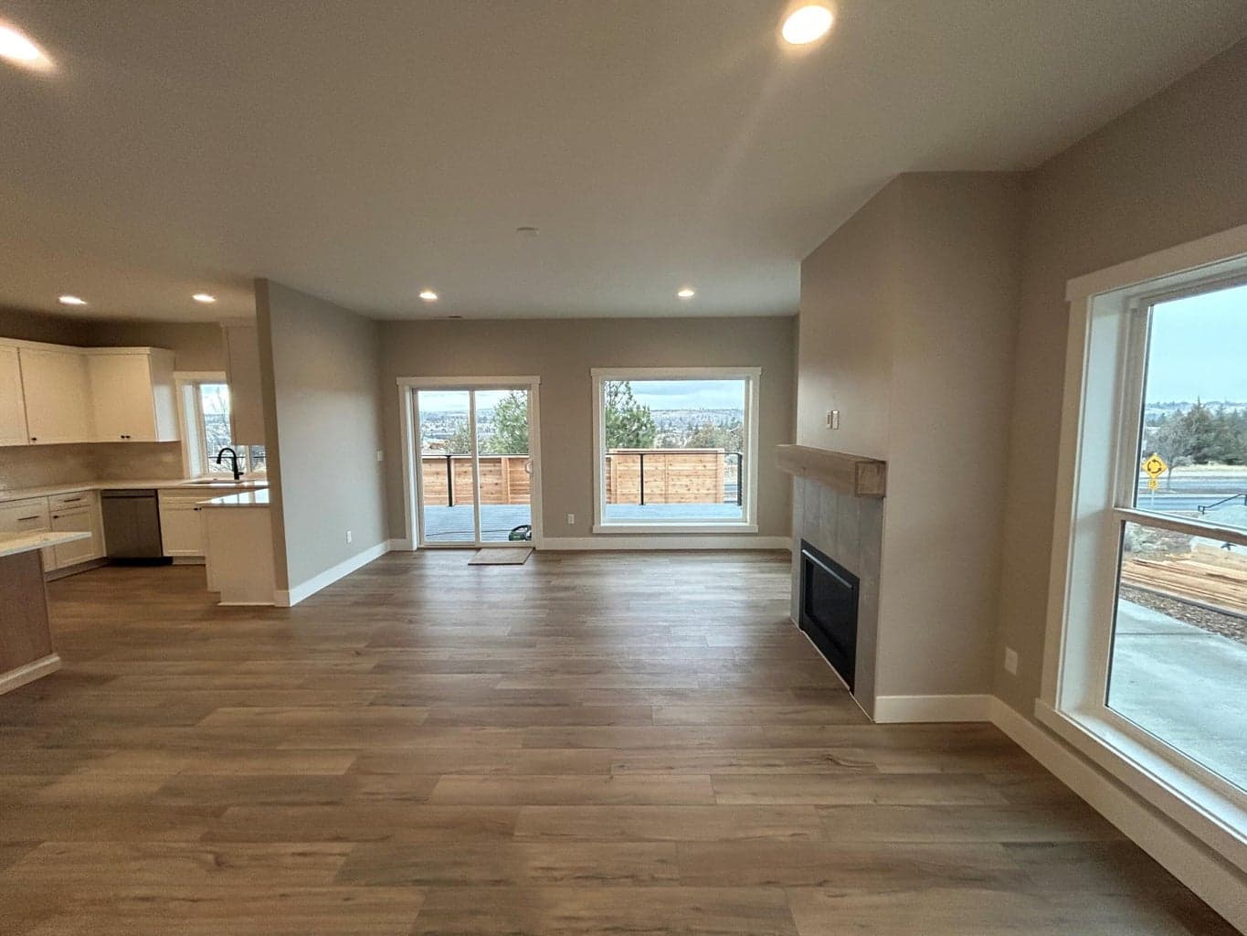 Photo of 1001 SE Greenleaf Lane 16 of 41