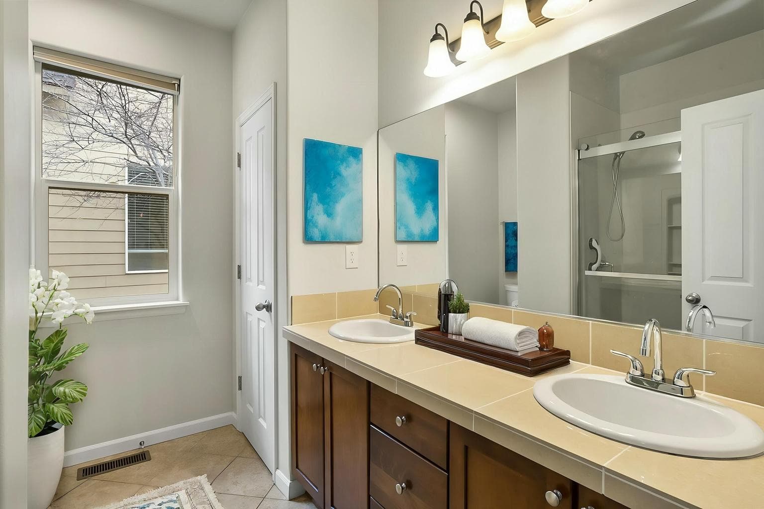 Photo of 2865 SW 49th Street 16 of 44