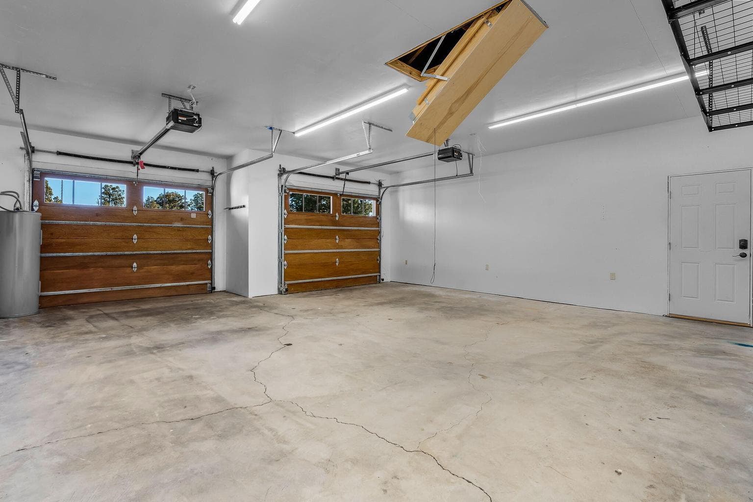 Detached garage