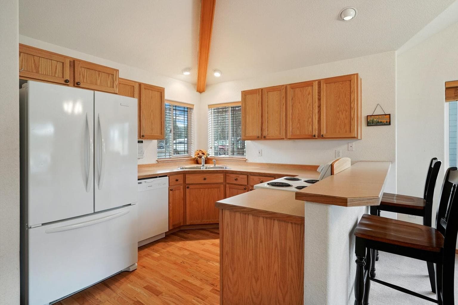 Photo of 873 Golden Pheasant Drive 6 of 39