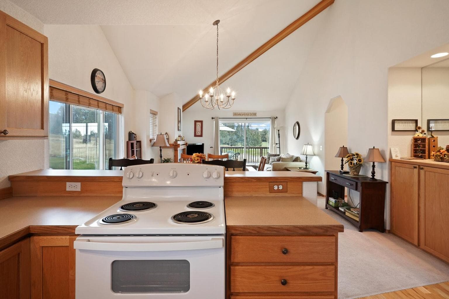 Photo of 873 Golden Pheasant Drive 8 of 39