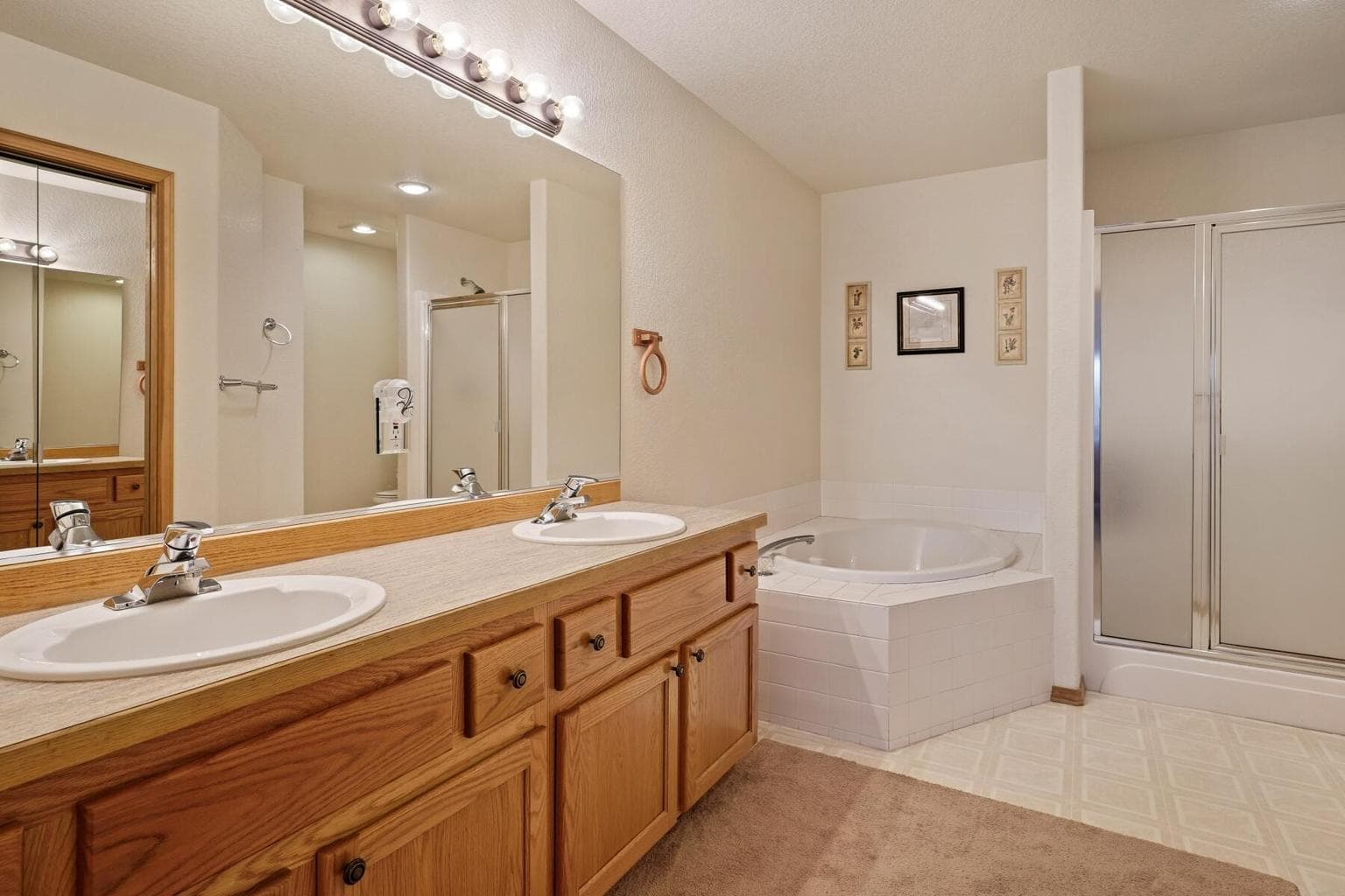 Photo of 873 Golden Pheasant Drive 18 of 39