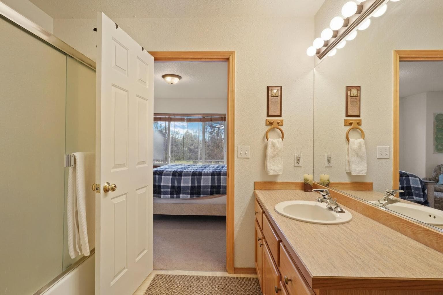 Photo of 873 Golden Pheasant Drive 26 of 39
