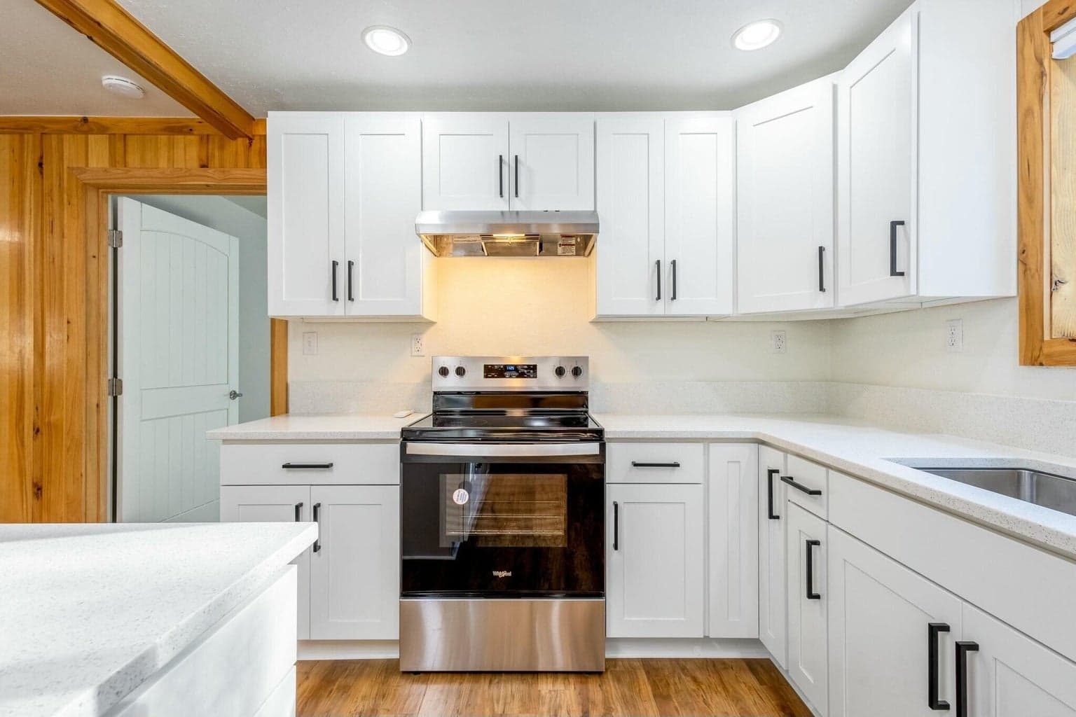 Photo of 16033 Alpine Drive 9 of 39