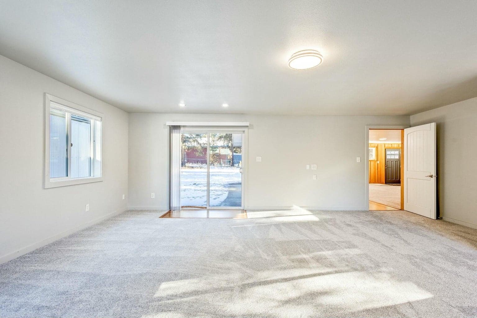 Photo of 16033 Alpine Drive 17 of 39