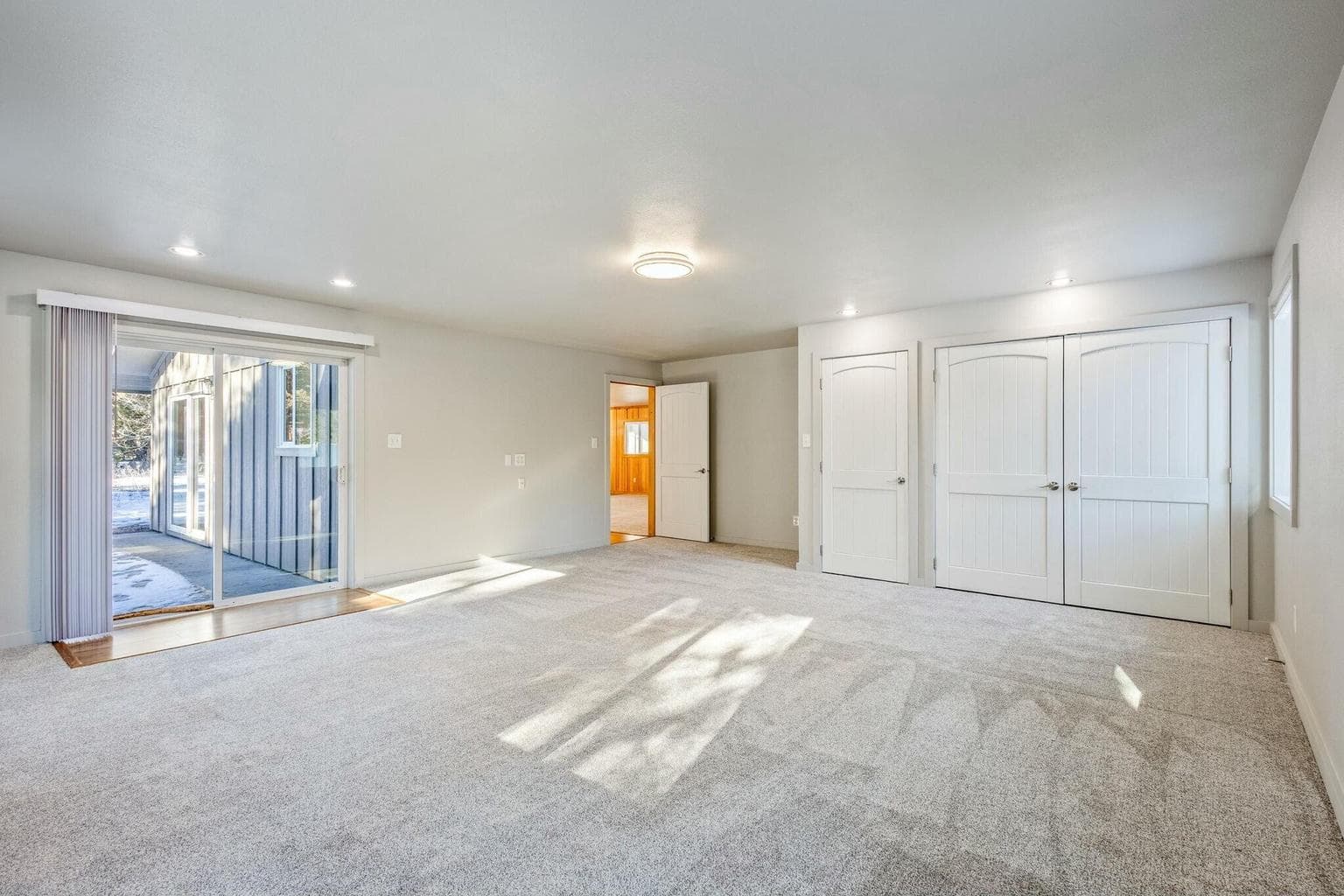 Photo of 16033 Alpine Drive 18 of 39