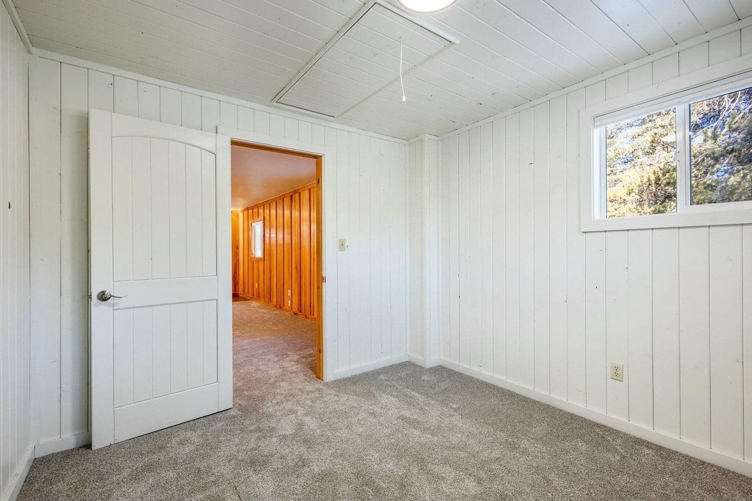 Photo of 16033 Alpine Drive 21 of 39