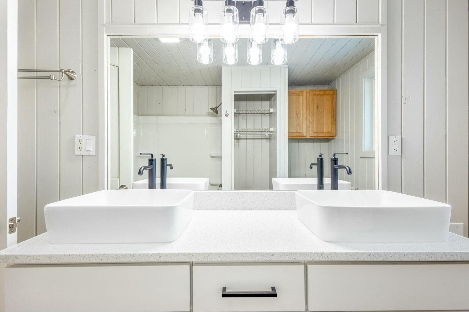 Photo of 16033 Alpine Drive 23 of 39