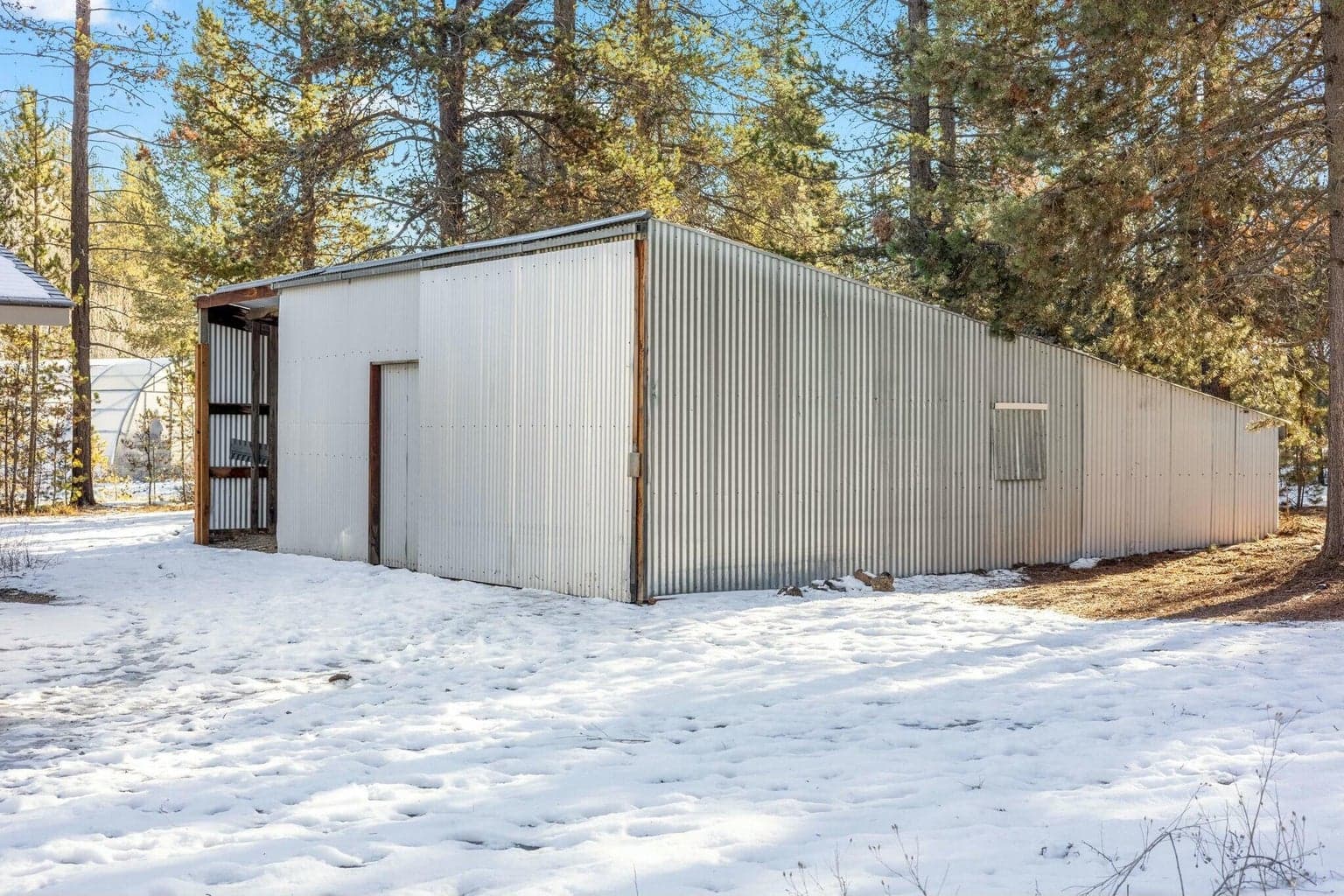 Photo of 16033 Alpine Drive 26 of 39