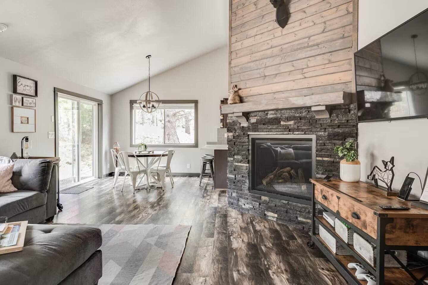 Photo of 57306 Red Fir Lane 1 of 29