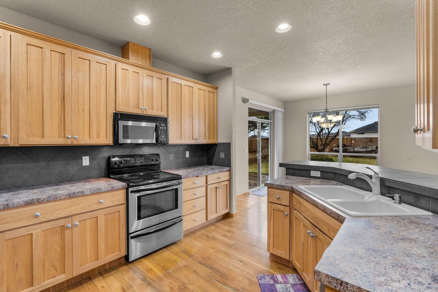Photo of 2537 NW 22nd Street 14 of 33