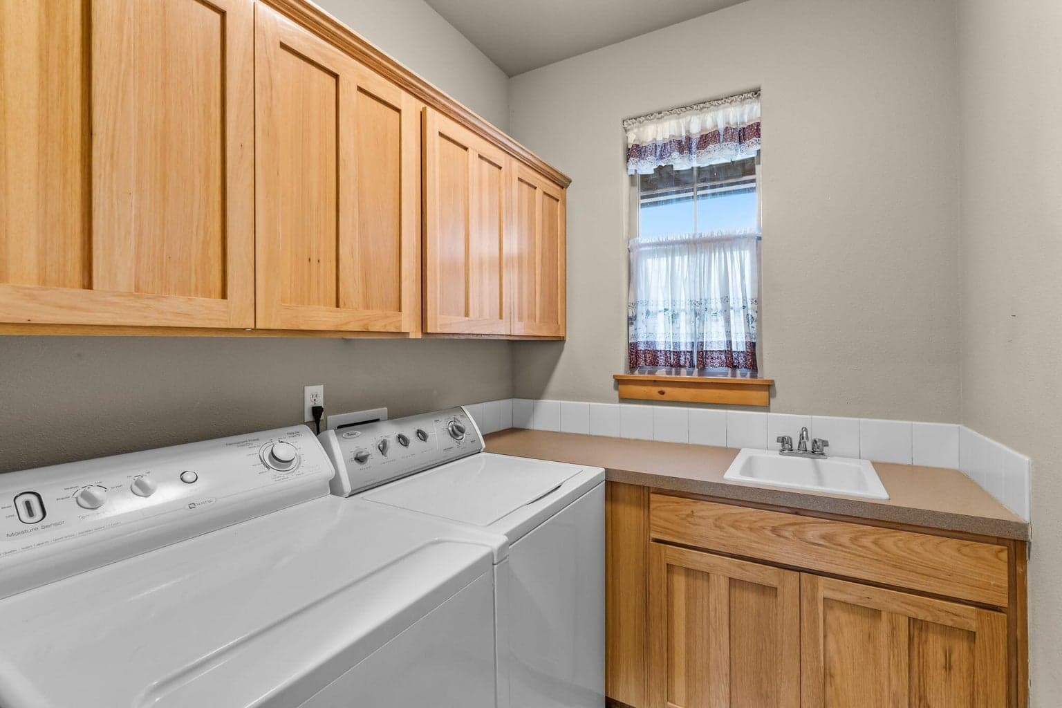 Photo of 2537 NW 22nd Street 15 of 33