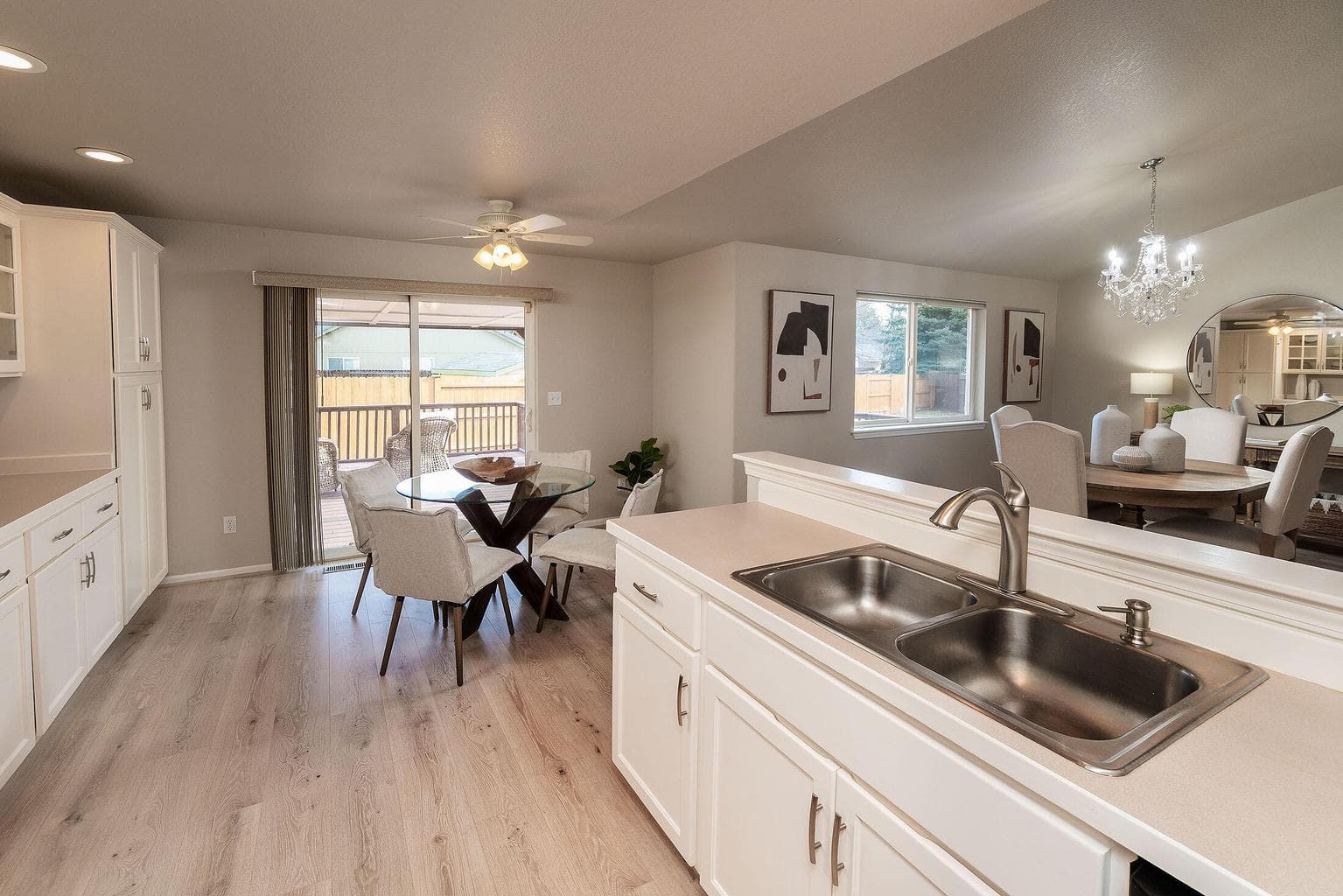 Photo of 2058 21st 6 of 21