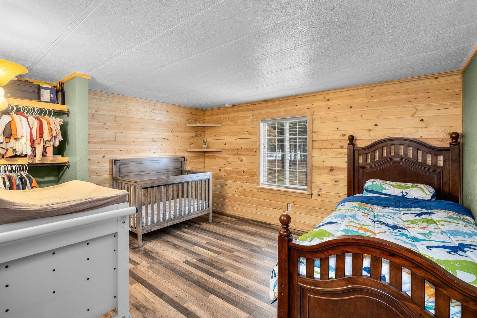 Photo of 16146 Green Forest Road 13 of 33