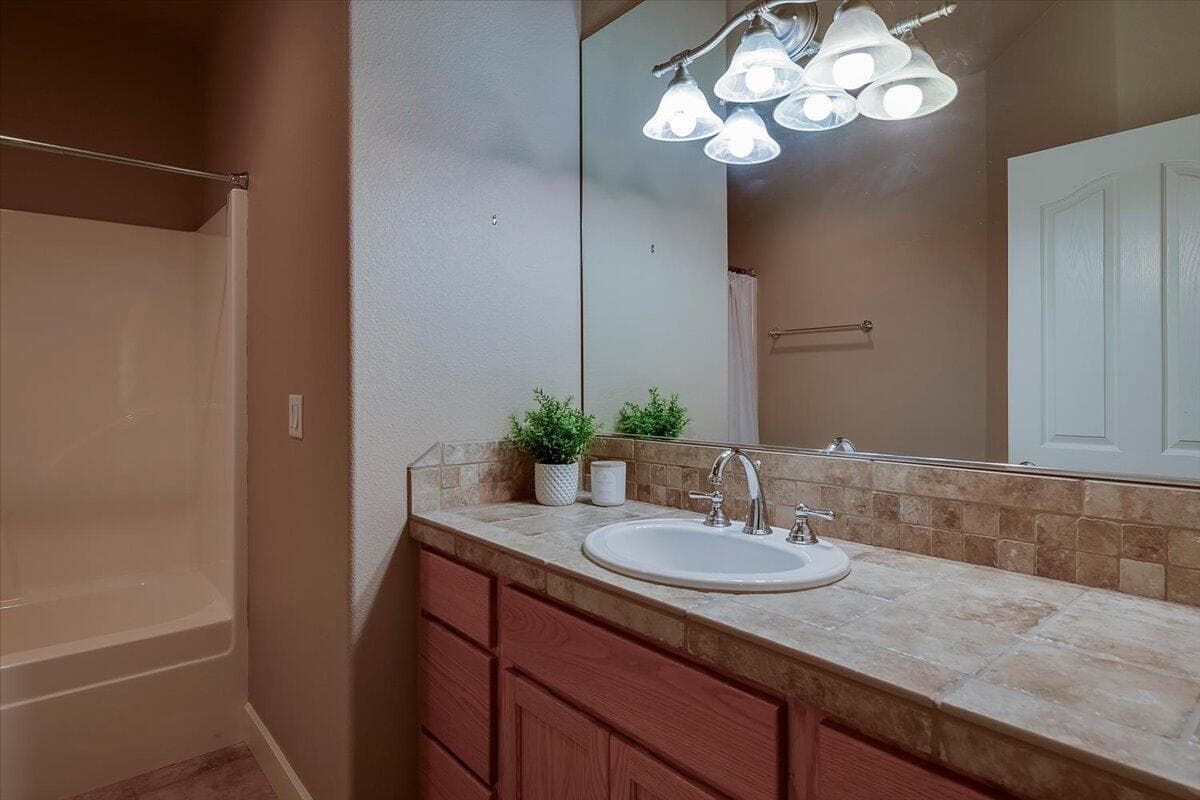 Photo of 2644 NW 19th Street 32 of 43