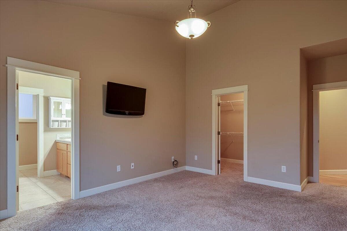 Photo of 2644 NW 19th Street 37 of 43