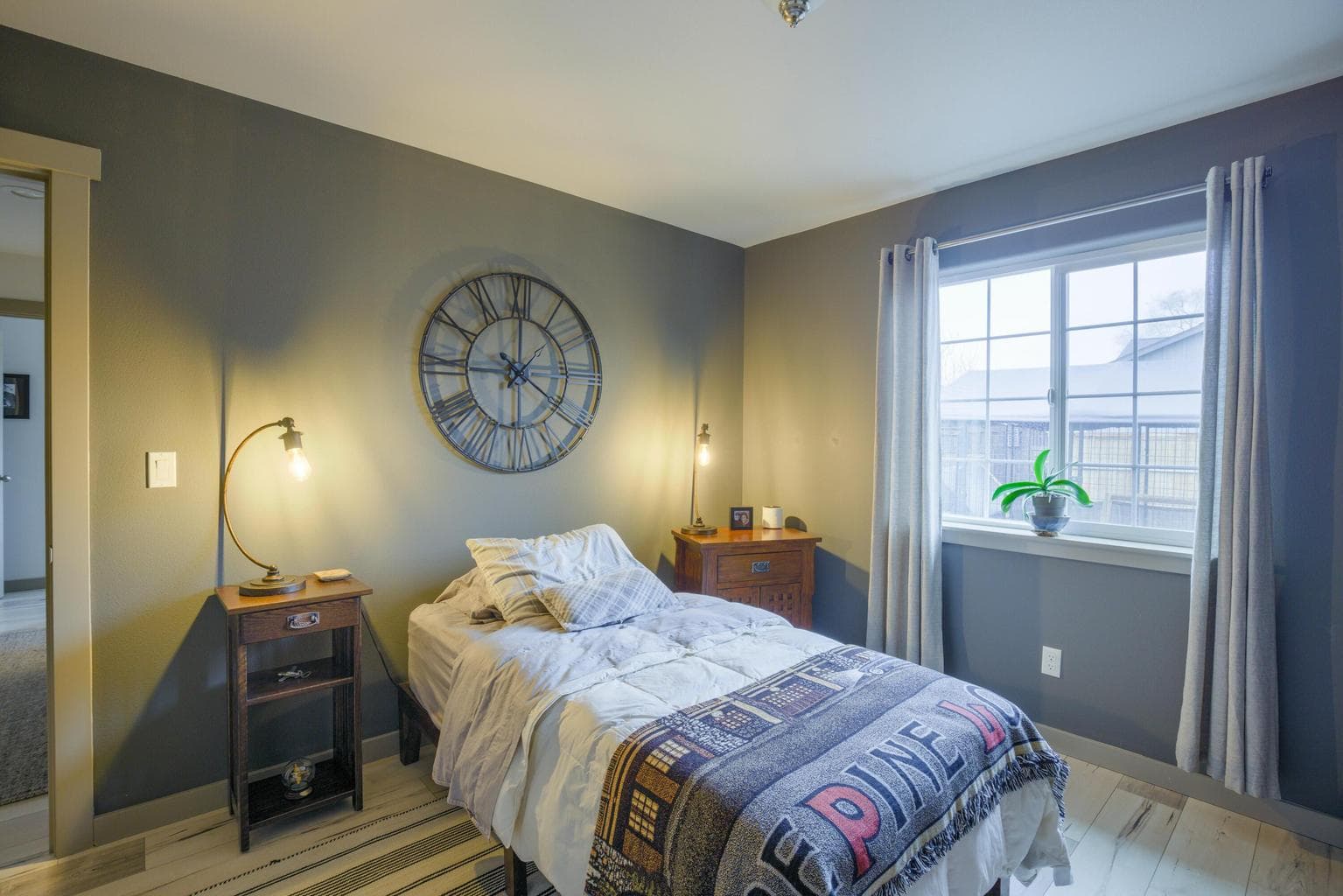 Photo of 1549 SW Kalama Avenue 25 of 73