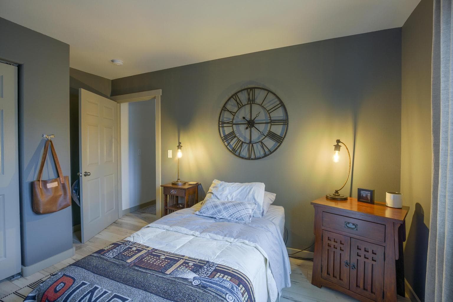 Photo of 1549 SW Kalama Avenue 26 of 73