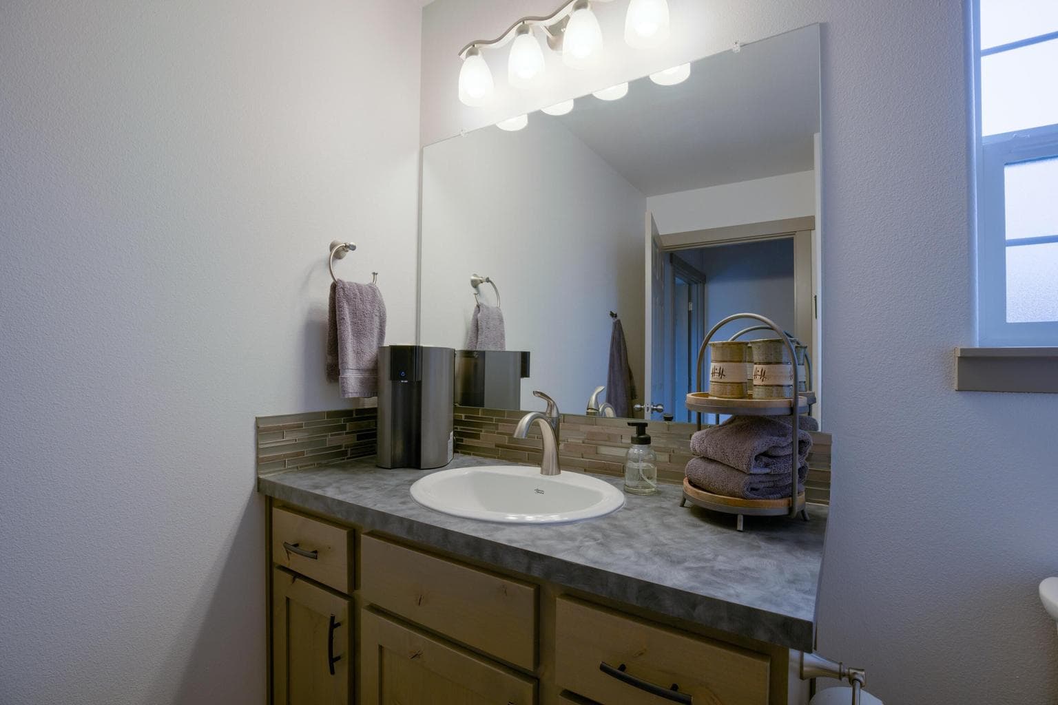 Photo of 1549 SW Kalama Avenue 30 of 73