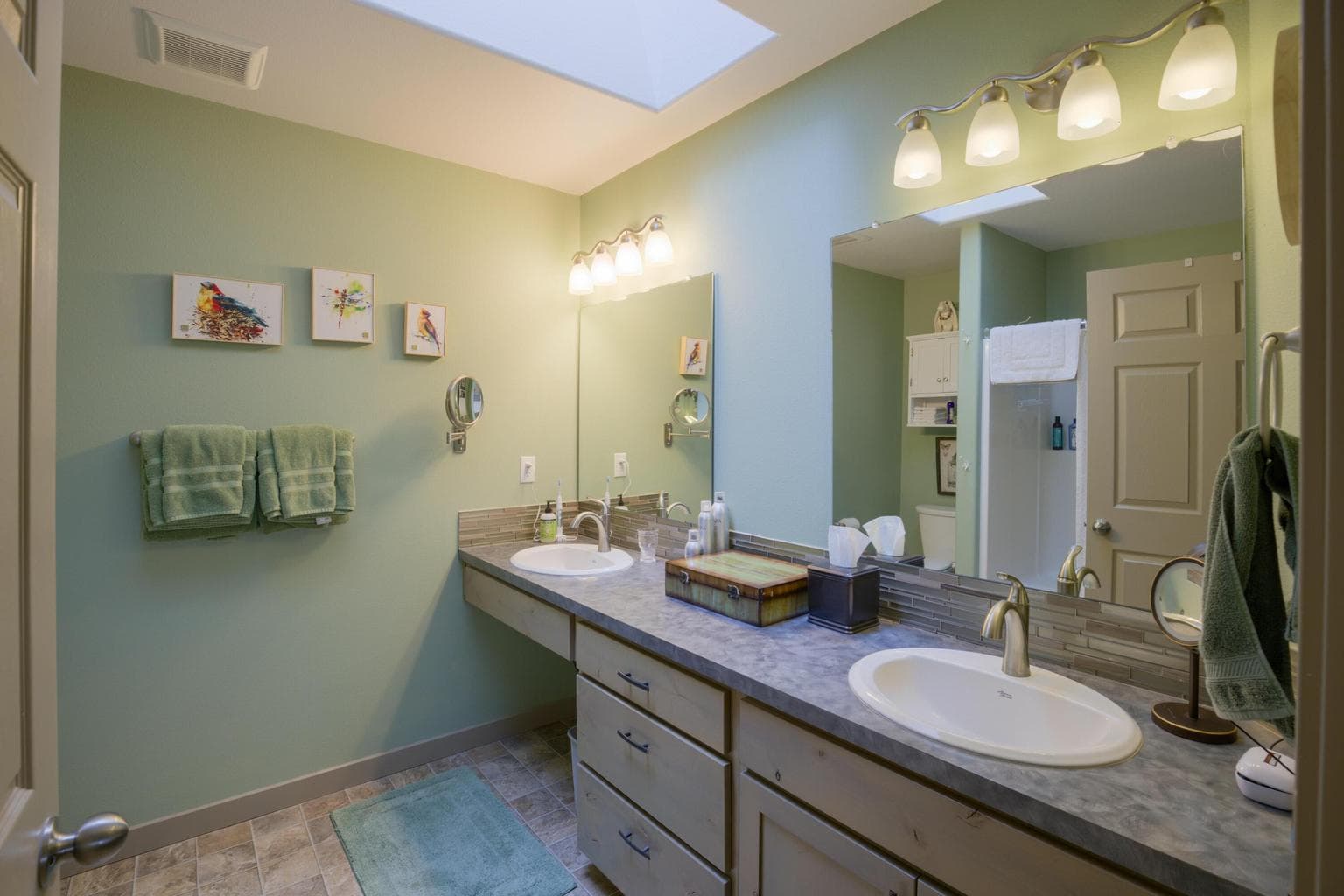 Photo of 1549 SW Kalama Avenue 52 of 73