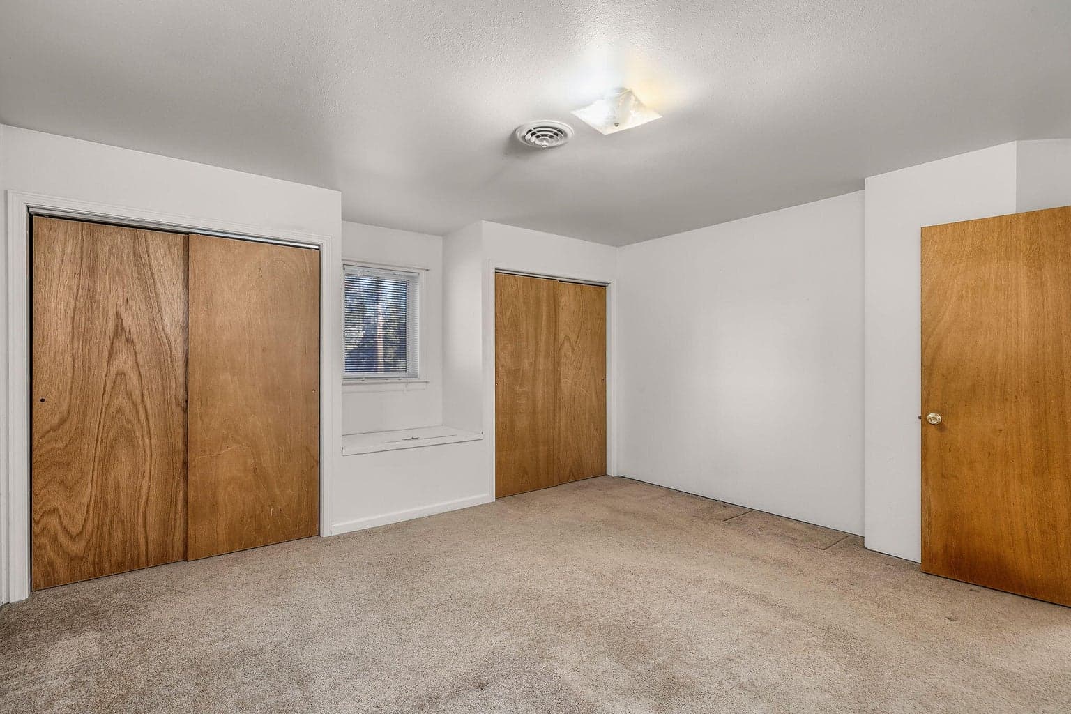 Photo of 17235 Kent Road 10 of 36