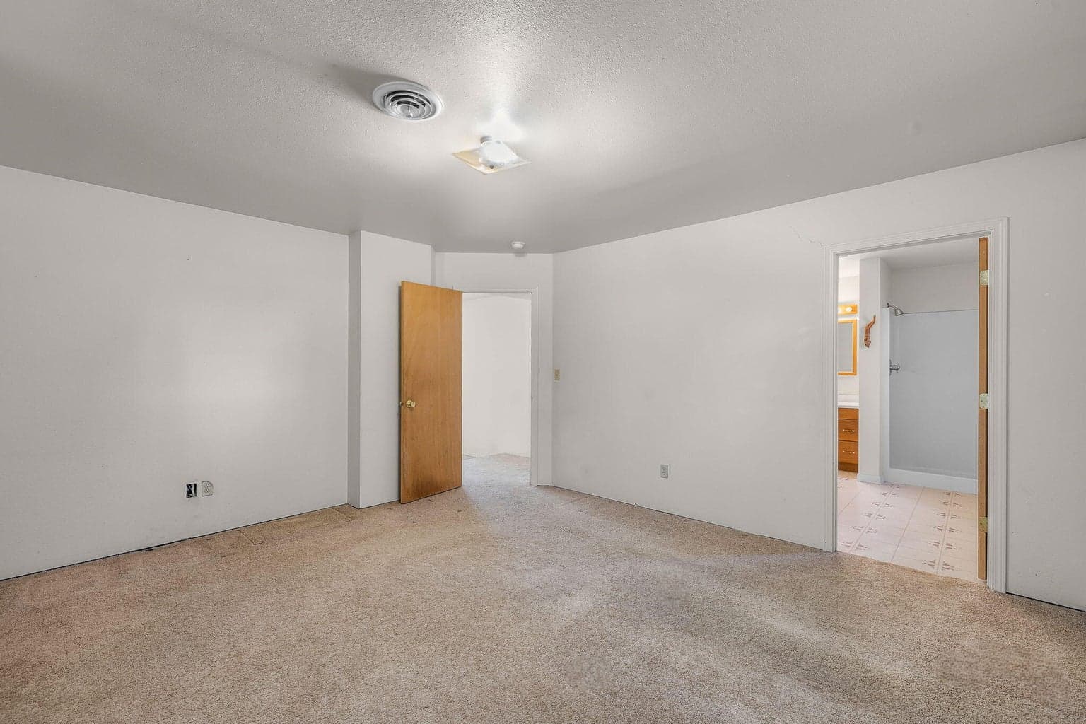 Photo of 17235 Kent Road 11 of 36