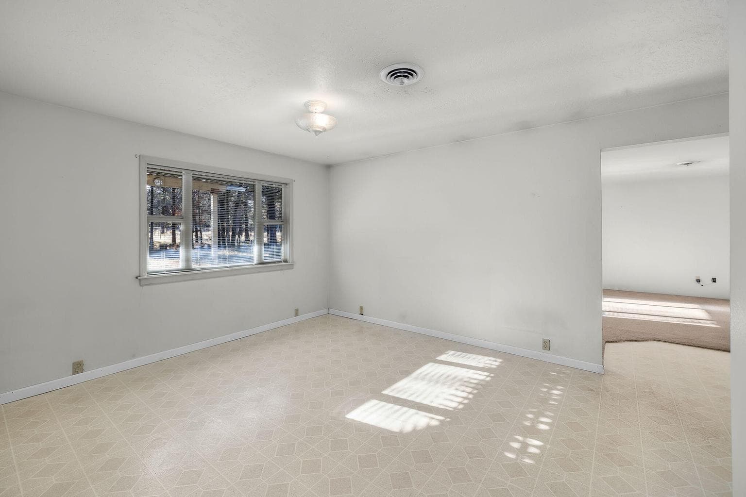 Photo of 17235 Kent Road 16 of 36